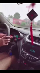 教练车震潜规则人妻，边电话边操