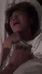 简介有群，极品美少妇骚到离谱脸色潮红，胡言乱语语无伦次