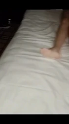 3p单男无套操媳妇，老公拍摄