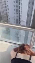 阳台后入少妇，太刺激了  (简介加)