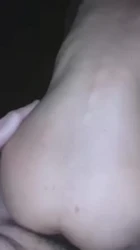 超骚美少妇爱喷水 掐着脖子扇耳光，背着我和你老公操了几次