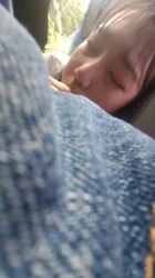懵懂无知的嫩妹妹 在车上第一次尝试吃鸡巴 男友调教得非常棒