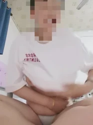人妻母狗拍视频勾引我操她
