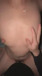 捏奶头让老婆骑马