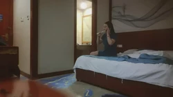 少妇偷情 老公打电话查岗 淡定接起电话 “我和姐妹在一起呢”