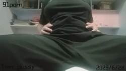 自慰喷尿，还蛮爽的