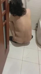 内射完熟女卫生间洗逼