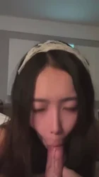 很顶的颜值，简介喝茶一她吃鸡时的表情也是骚得离谱，口活太好了