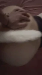 给05母狗塞上尾巴