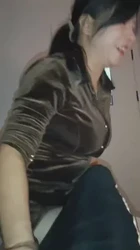 大奶骚熟吸奶头太过瘾要被她吸出奶水了