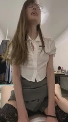 约操学生眼镜妹露脸女上骑乘反差十足骚的一批
