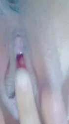 骚妻喷水自慰