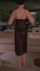 极品身材老婆酒店窗前自慰