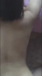 店里来的暑假工，在宿舍上了，害怕同事回来一直盯着窗口看