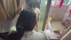 超骚眼镜妹镜子前后入舒服死了
