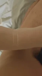 白色丝袜的逼湿了
