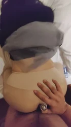 第一次用肛塞的丝袜少妇，说不敢和老公提，完整简介