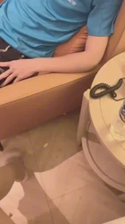 外卖小哥被长腿御姐勾引，送外卖到酒店结果被拿下，被内射真是舒服极了