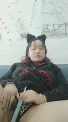 【雨哥91】李玟艳是个骚逼，各种淫荡姿势插逼水流不止！