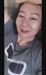 记录生活，扣玩熟女的骚逼。
