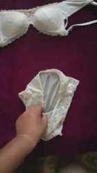突击检查，跟老婆说要多找几个单男，老婆的内裤果然是湿的