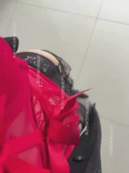 电梯门前大鸡巴插穴自慰，好刺激水流得更多了