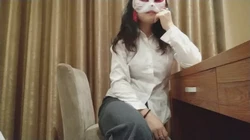老婆生完孩子之后越来越骚，现在已经能接受3P了