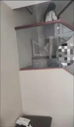 操嫂子 哥哥在楼上休息，迫不及待的和嫂子在楼下翻云覆雨，无套艹逼