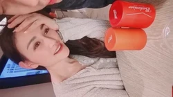 精彩刺激对白“你来大姨妈还叫我搞”，姐夫一边跟姐姐电话一边被口交