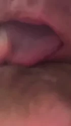 小母猪露脸舔自己的骚奶子