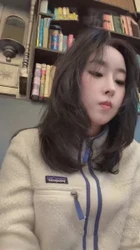 长得越清纯玩的越花！家里玩不开跑山上找陌生人野战