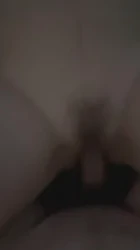 佛山顺德19岁有男朋友少女内射。广佛附近素质邀约人妻 熟女 女大