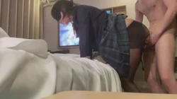 穿上黑丝袜后入 享受女大的肉体
