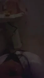 刚成年学妹和男朋友吵架出来和我面基，直接公厕强上