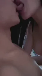 家里偷情约炮白白嫩嫩的美女同事各种姿势干翻她