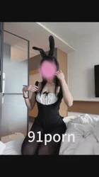 兔女郎无套后入特写，最后的奶子太色了