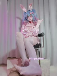 （完整版露脸）兔子洞足交榨精