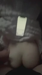 穿着贝尔睡衣的女大被强草