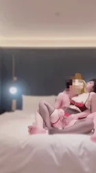 高颜值红色战袍少妇发骚生病也要操爽