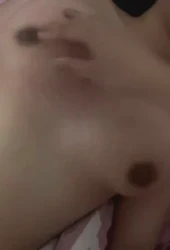 骚母狗每天都要被我狠狠的调教大奶，有共同爱好者来