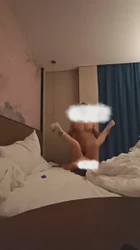 操36岁的前台少妇 后面被毒龙最后射奶子上