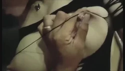 掐哺乳期母狗的乳头，挤出奶（北京收奴）