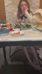 调教反差女神母狗，餐厅小包间狠狠操