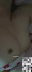 网调 聊骚 美乳护士妹妹对着你揉奶 最后用嘴给你接住