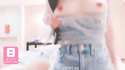 SWAG 4P淫乱姐妹主播被干翻 早泄粉丝被旋风手莎莎打到射19 莎莎