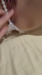 乳夹夹母狗阴蒂给她搞爽了