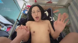 大三学妹 骗过宿管阿姨 去她寝室没人 哈哈