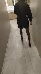 约好老板娘在人来人往的超市洗手间打炮