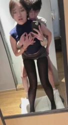 进门就按耐不住自己的欲望了
