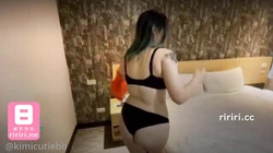 SWAG 一線白虎鮑爽到尿失禁女網紅的性慾流出